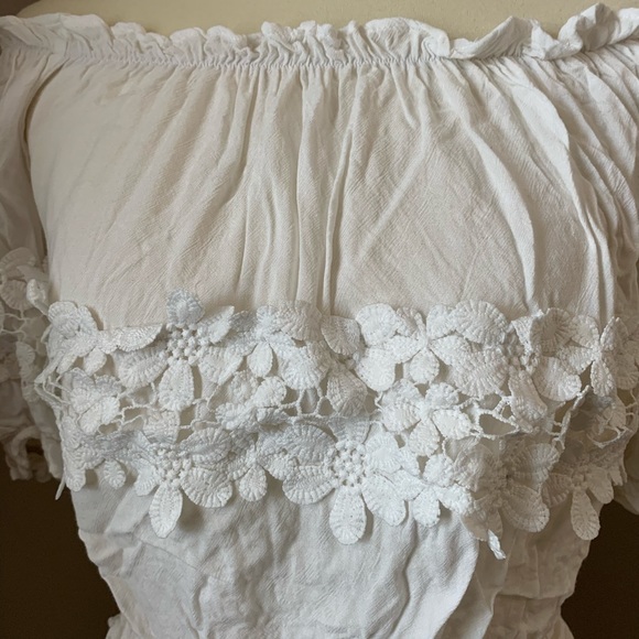 ✨FLORAL CROP TOP✨ - Picture 2 of 5